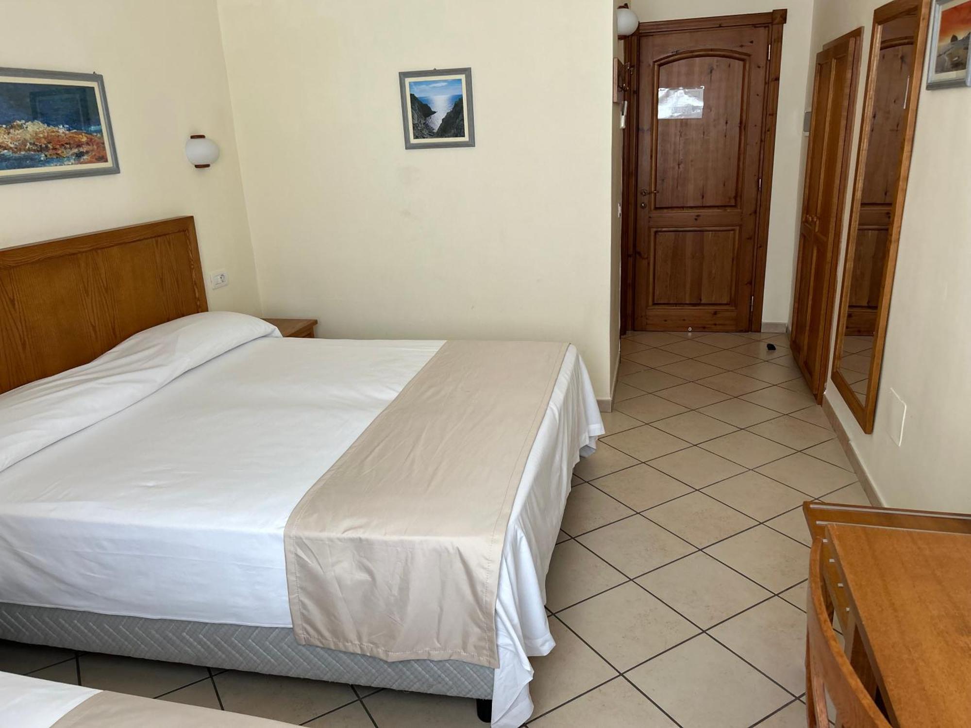 Hotel Da Raffaele Ischia Kamer foto