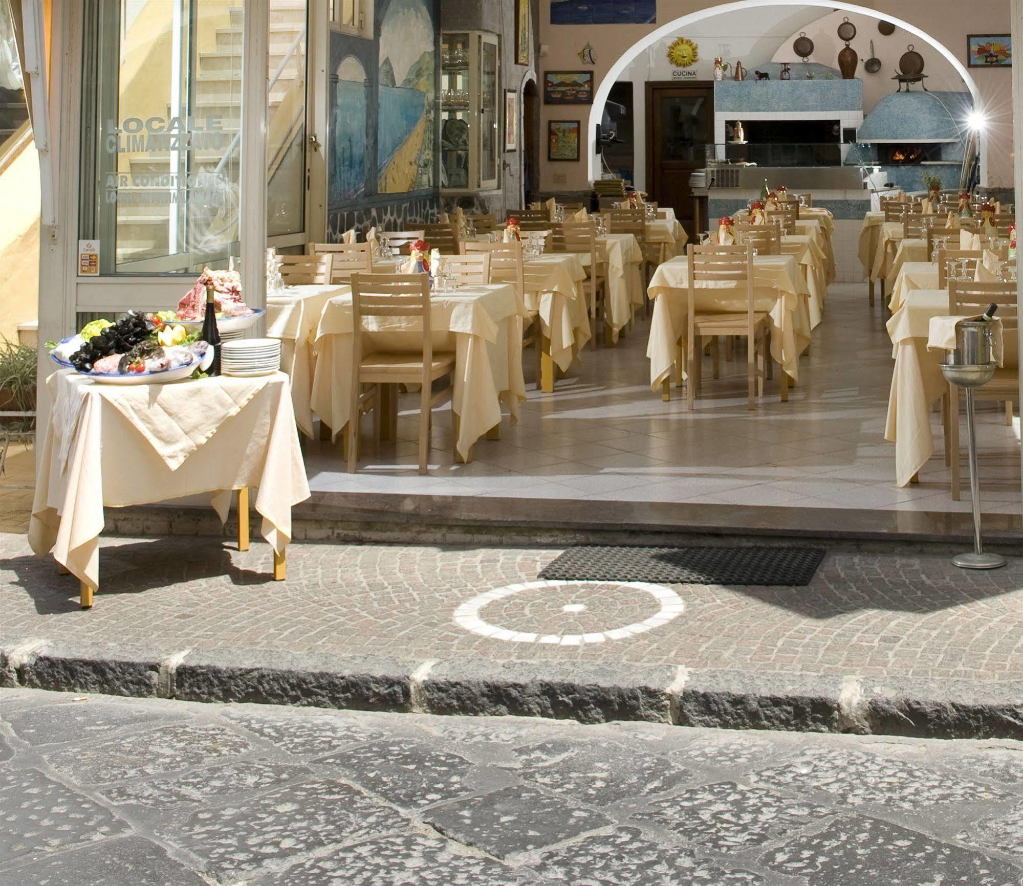 Hotel Da Raffaele Ischia Buitenkant foto
